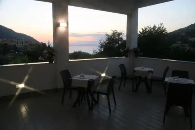 Tek Büyük veya İki Ayrı Yataklı Oda, 3 Tek Kişilik Yatak (Ortensia)
