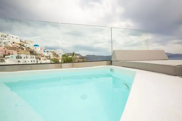 Süit (Petit, Outdoor heated Jetted Tub)