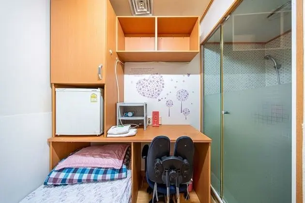 Economy Tek Kişilik Oda, Sadece erkekler için, Sigara İçilmez, Ortak Banyo