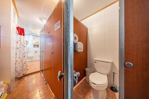 Economy Tek Kişilik Oda, Sadece erkekler için, Sigara İçilmez, Ortak Banyo