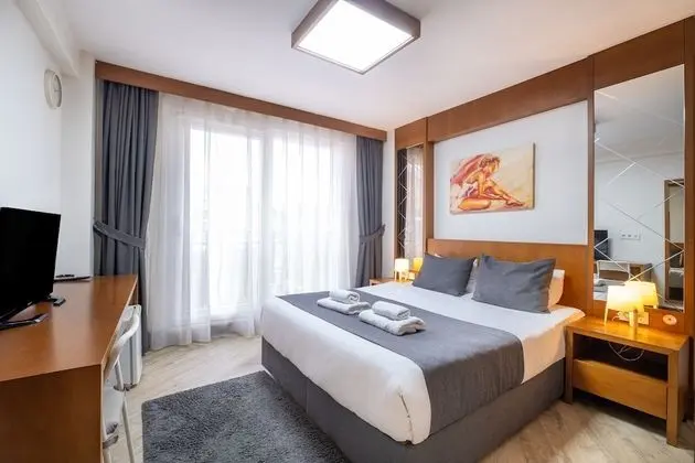 Deluxe Tek Büyük Yataklı Oda