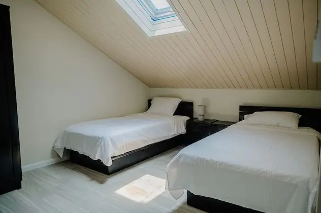 Apart Daire, 4 Yatak Odası, Balkon, Havuz Manzaralı