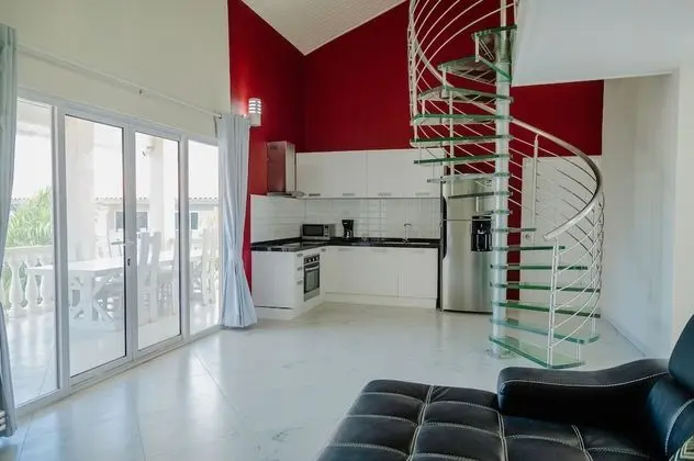Apart Daire, 4 Yatak Odası, Balkon, Havuz Manzaralı
