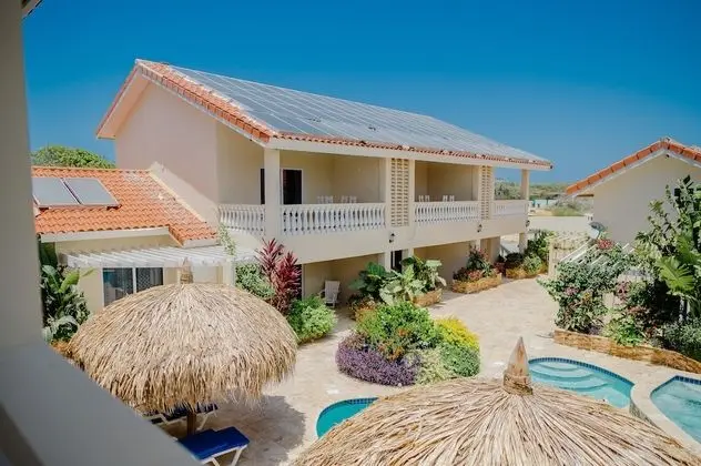 Apart Daire, 4 Yatak Odası, Balkon, Havuz Manzaralı