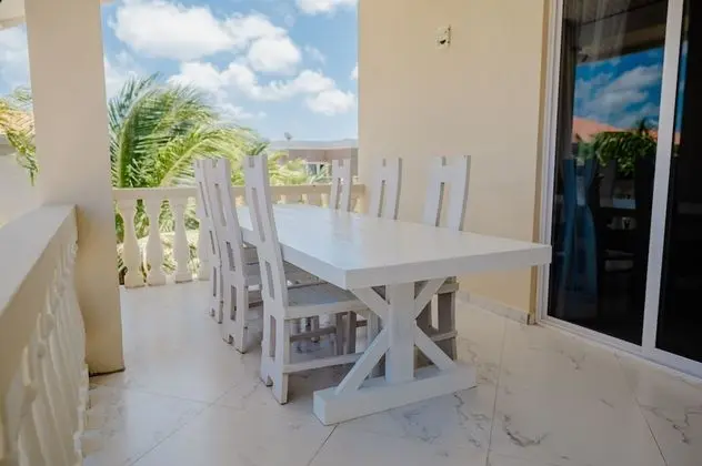 Apart Daire, 4 Yatak Odası, Balkon, Havuz Manzaralı