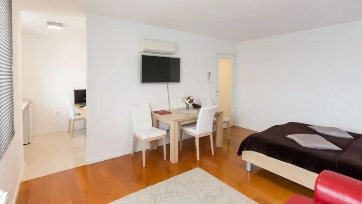 Apart Daire, Küçük Mutfak