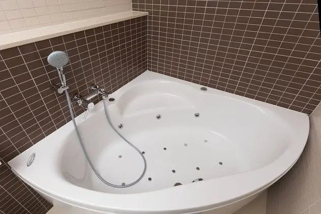 Executive Apart Daire, Sıcak Su Küveti