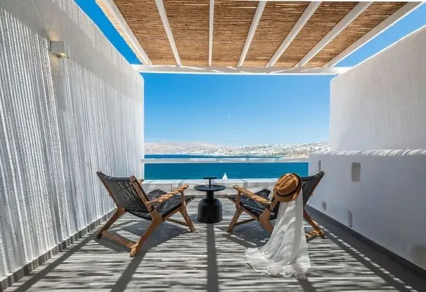 2 bedroom Maisonette with private sharing pool