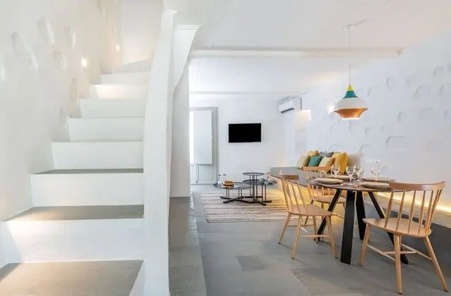 2 bedroom Maisonette with private sharing pool