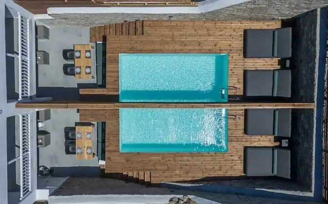 2 bedroom Maisonette with private sharing pool