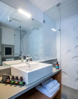 2 bedroom Maisonette with private sharing pool