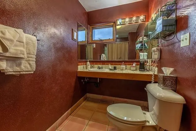 Oda, 1 Büyük (Queen) Boy Yatak, Özel Banyo