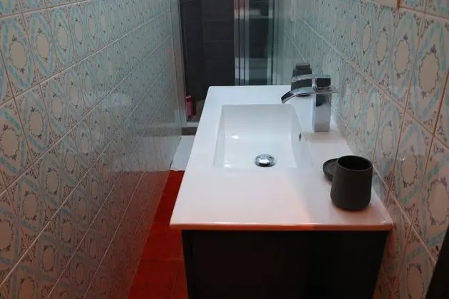 Dört Kişilik Oda, Ortak Banyo