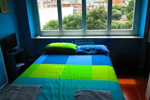 Tek Büyük Yataklı Oda, Ortak Banyo
