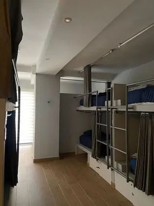 Cama en Dormitorio Compartido Deluxe para 10 Personas