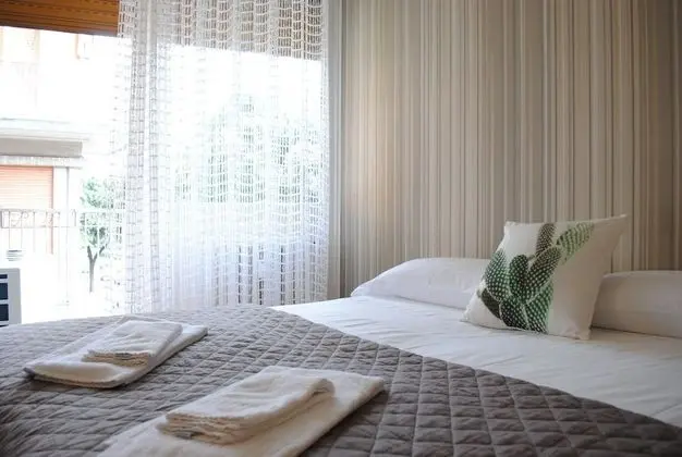 Tek Büyük Yataklı Oda, Ortak Banyo