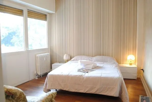 Tek Büyük Yataklı Oda, Ortak Banyo