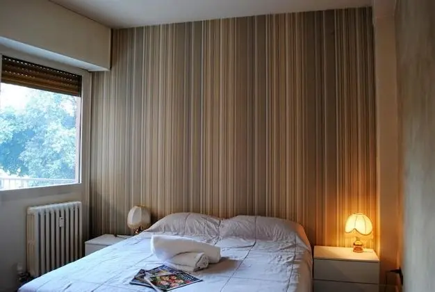 Tek Büyük Yataklı Oda, Ortak Banyo