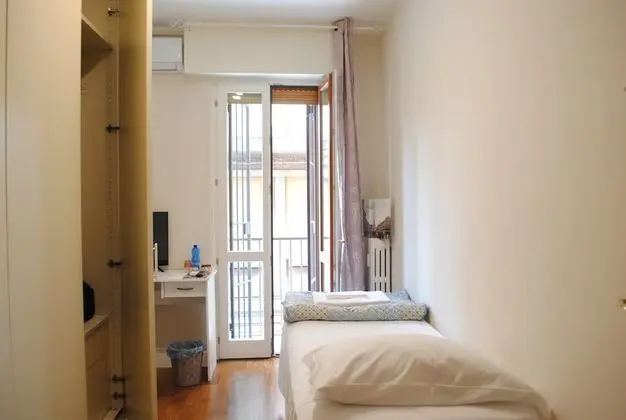 Tek Kişilik Oda, Ortak Banyo