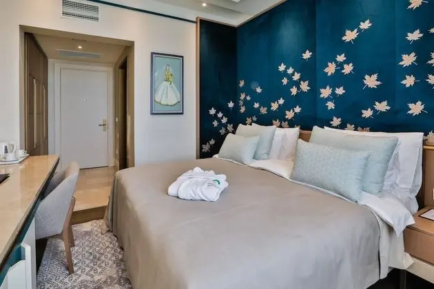 Basic Tek Büyük veya İki Ayrı Yataklı Oda