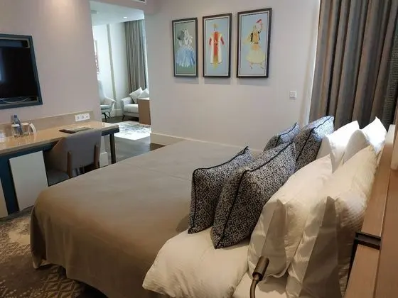 Junior Tek Büyük Yataklı Oda