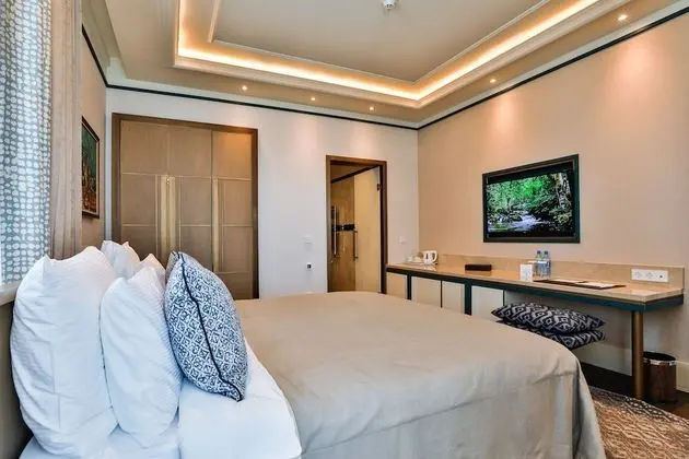 Junior Tek Büyük Yataklı Oda