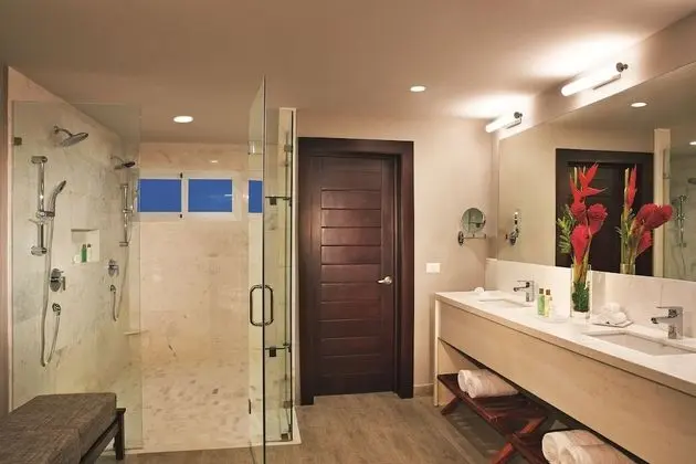 Preferred Club Master Suite Swim Up