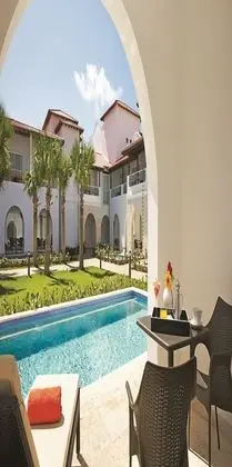 Preferred Club Master Suite Swim Up