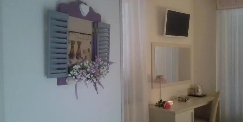 Deluxe Tek Büyük Yataklı Oda, Bahçe Manzaralı