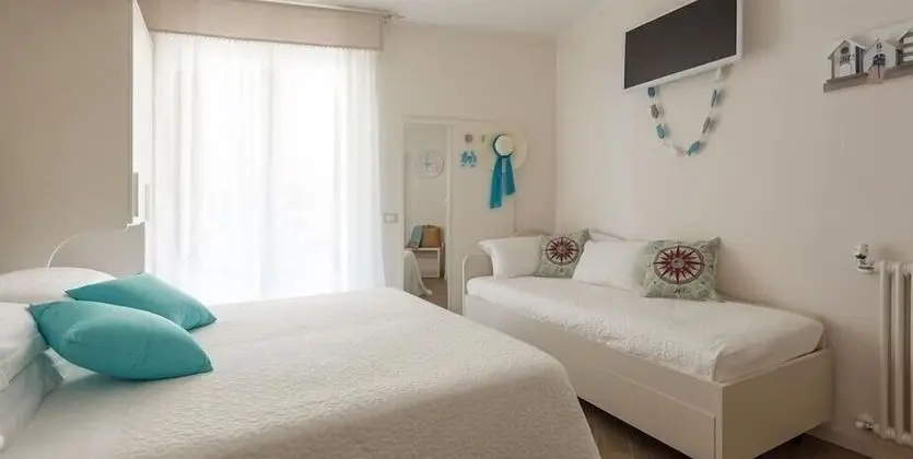 Deluxe Üç Kişilik Oda, Balkon, Deniz Manzaralı