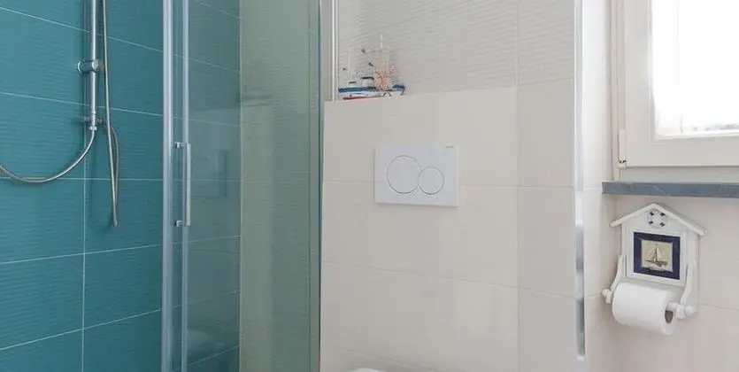Superior Tek Büyük Yataklı Oda, Teras, Kısmi Deniz Manzaralı