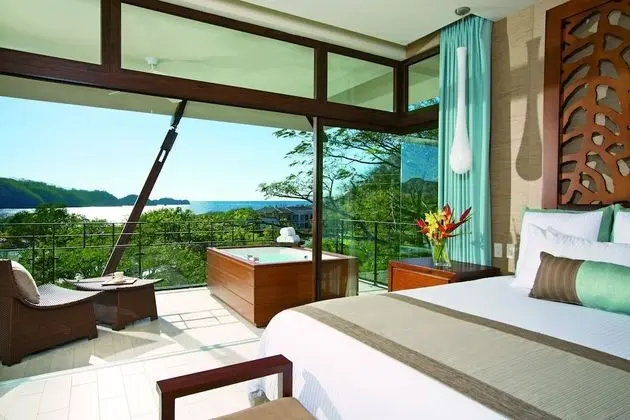 Preferred Club Master Suite Tropical