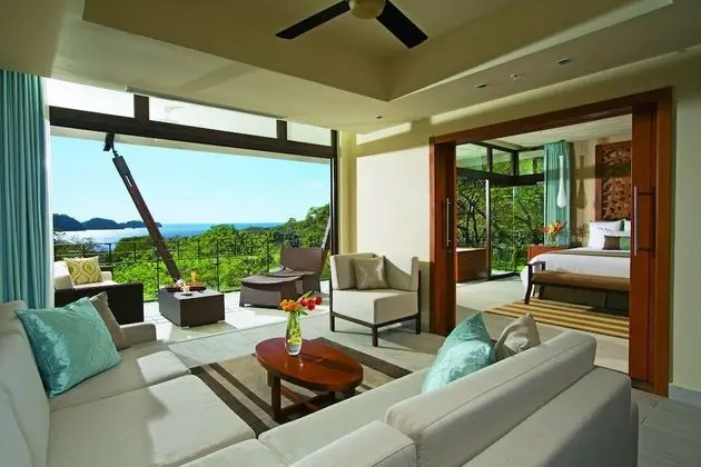 Preferred Club Master Suite Tropical