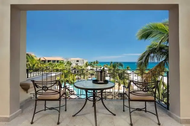 Preferred Club Presidential Suite Ocean Front