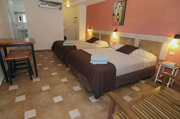 Oda, 2 Büyük (Queen) Boy Yatak