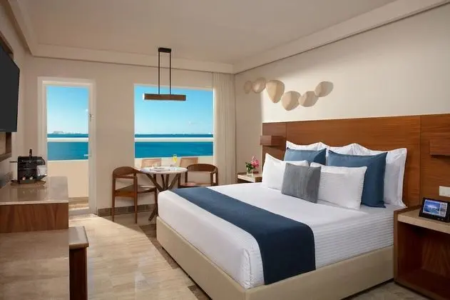 Premium King Balcony Ocean Front