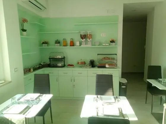 Deluxe Tek Büyük Yataklı Oda, Bahçe Manzaralı (Bagno con finestra)