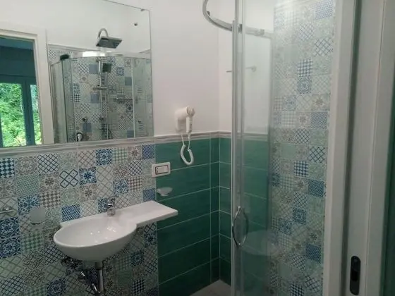 Deluxe Tek Büyük Yataklı Oda, Tepe Manzaralı (Balcone finestra)