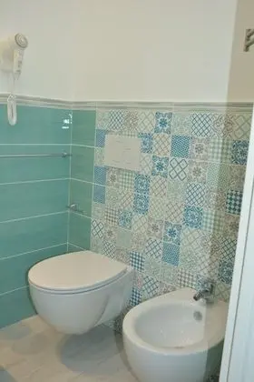 Deluxe Tek Büyük Yataklı Oda, Tepe Manzaralı (Balcone finestra)