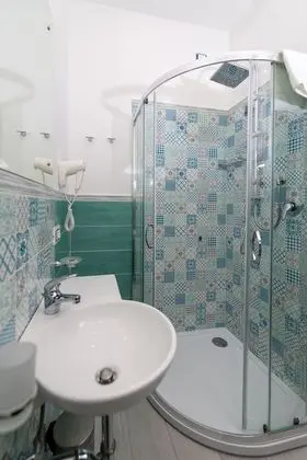 Deluxe Tek Büyük Yataklı Oda, Tepe Manzaralı (Balcone finestra)