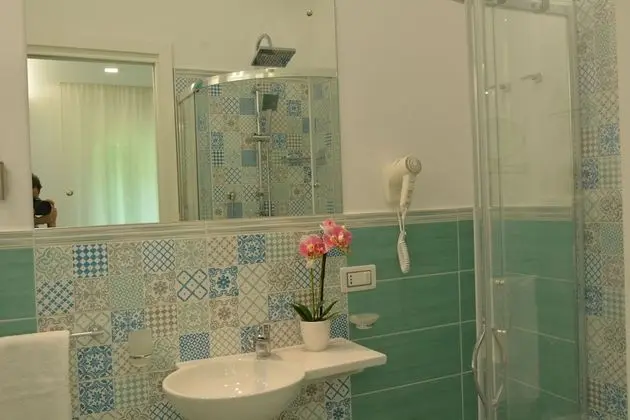 Deluxe Tek Büyük Yataklı Oda, Tepe Manzaralı (Balcone finestra)