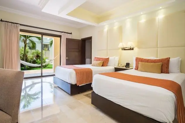 Deluxe Adult Garden View Double