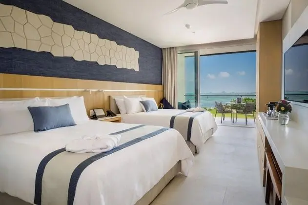 Deluxe Golf and Ocean View 2 Queens