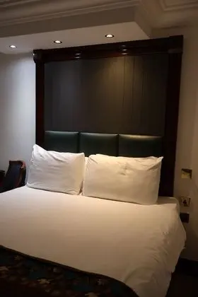 Üç Kişilik Oda