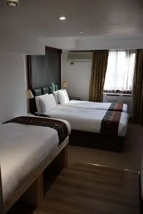 Üç Kişilik Oda