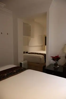 Üç Kişilik Oda