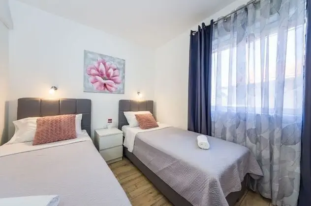 Apart Daire (Dreamy - free parking - A1(4))