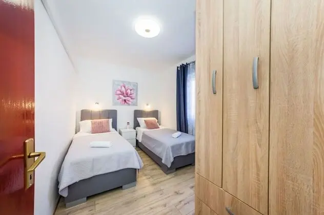 Apart Daire (Dreamy - free parking - A1(4))