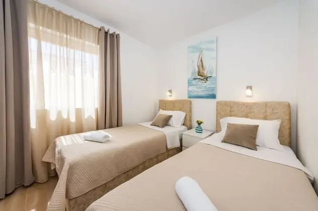 Apart Daire (Dreamy - free parking - A2(4))