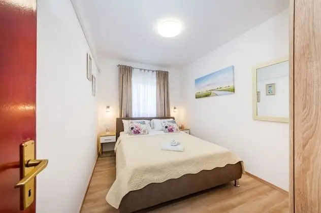Apart Daire (Dreamy - free parking - A2(4))